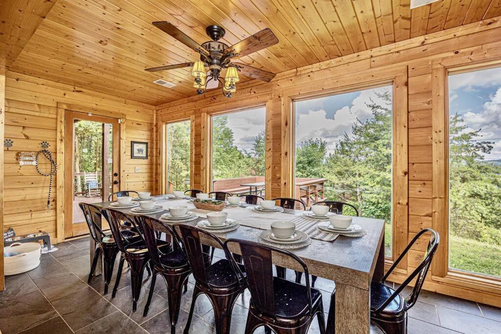 Panorama Mountain View Cabin, Less Than 10 Miles From Gatlinburg And Dollywood, Dog Friendly, 6 Bedrooms Sleeps 17, Fire Pit, Hottub, Washer Dryer, Fully Loaded Kitchen, Gameroom With A Tv, Pool Table, Arcade, Air Hockey, And Foosball 세비어빌 외부 사진