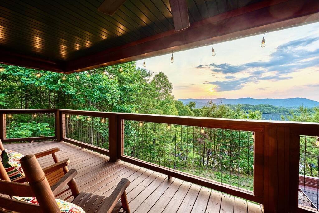 Panorama Mountain View Cabin, Less Than 10 Miles From Gatlinburg And Dollywood, Dog Friendly, 6 Bedrooms Sleeps 17, Fire Pit, Hottub, Washer Dryer, Fully Loaded Kitchen, Gameroom With A Tv, Pool Table, Arcade, Air Hockey, And Foosball 세비어빌 외부 사진