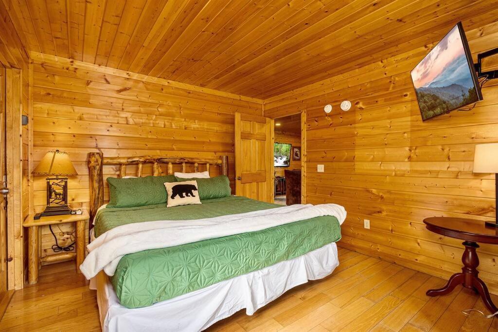 Panorama Mountain View Cabin, Less Than 10 Miles From Gatlinburg And Dollywood, Dog Friendly, 6 Bedrooms Sleeps 17, Fire Pit, Hottub, Washer Dryer, Fully Loaded Kitchen, Gameroom With A Tv, Pool Table, Arcade, Air Hockey, And Foosball 세비어빌 외부 사진