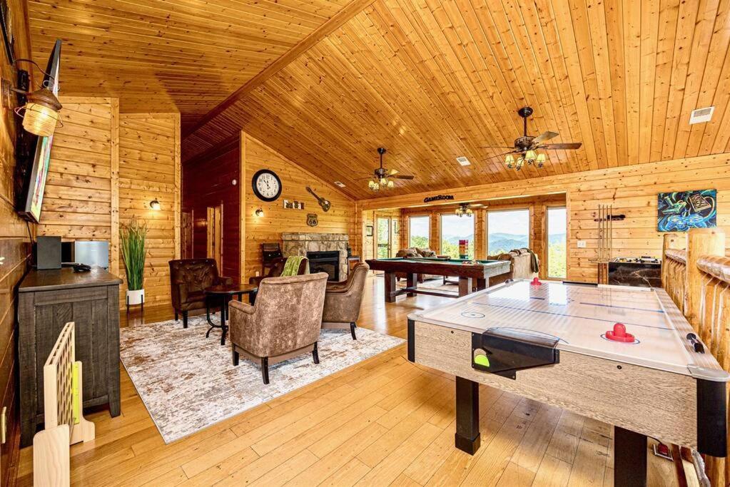 Panorama Mountain View Cabin, Less Than 10 Miles From Gatlinburg And Dollywood, Dog Friendly, 6 Bedrooms Sleeps 17, Fire Pit, Hottub, Washer Dryer, Fully Loaded Kitchen, Gameroom With A Tv, Pool Table, Arcade, Air Hockey, And Foosball 세비어빌 외부 사진