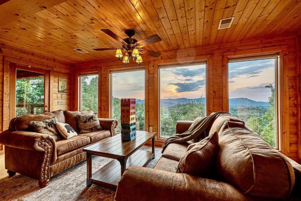 Panorama Mountain View Cabin, Less Than 10 Miles From Gatlinburg And Dollywood, Dog Friendly, 6 Bedrooms Sleeps 17, Fire Pit, Hottub, Washer Dryer, Fully Loaded Kitchen, Gameroom With A Tv, Pool Table, Arcade, Air Hockey, And Foosball 세비어빌 외부 사진