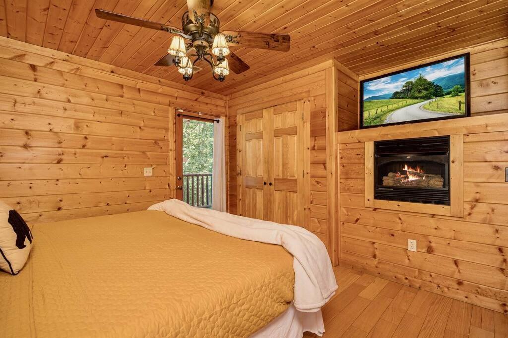 Panorama Mountain View Cabin, Less Than 10 Miles From Gatlinburg And Dollywood, Dog Friendly, 6 Bedrooms Sleeps 17, Fire Pit, Hottub, Washer Dryer, Fully Loaded Kitchen, Gameroom With A Tv, Pool Table, Arcade, Air Hockey, And Foosball 세비어빌 외부 사진