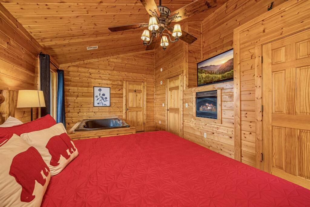 Panorama Mountain View Cabin, Less Than 10 Miles From Gatlinburg And Dollywood, Dog Friendly, 6 Bedrooms Sleeps 17, Fire Pit, Hottub, Washer Dryer, Fully Loaded Kitchen, Gameroom With A Tv, Pool Table, Arcade, Air Hockey, And Foosball 세비어빌 외부 사진
